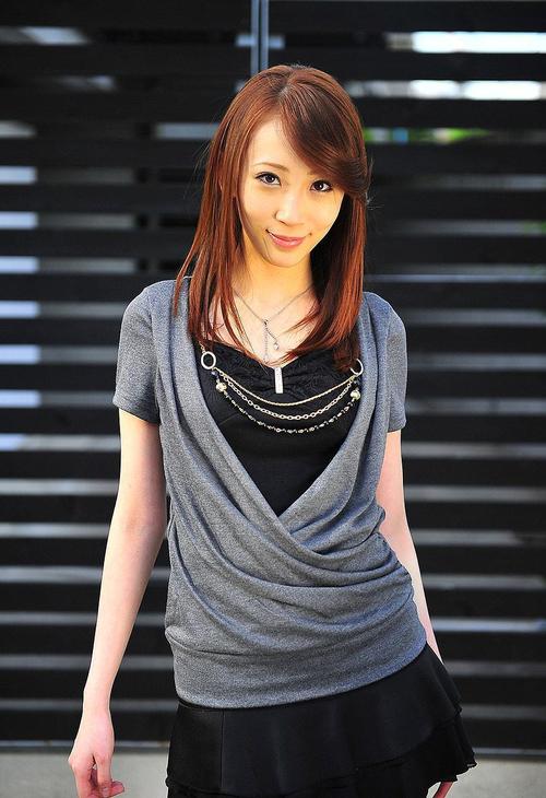 猛操美女老师的相关介绍
