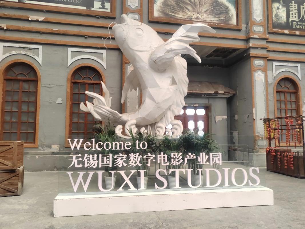 欧美熟妇极致另类穿搭指南：解锁熟龄女性的个性魅力与时尚态度