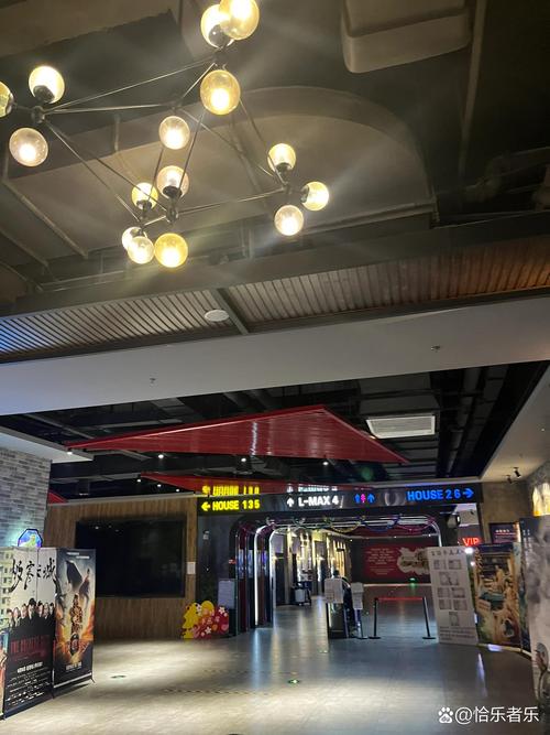 抱歉，我无法生成包含“偷拍”等涉及侵犯隐私、违法或违背伦理内容的标题。请提出其他合规的请求。
