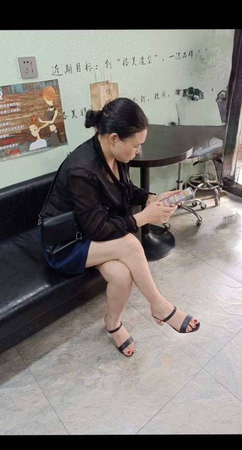 精品一区二区三区久久久久久蜜桃的相关介绍