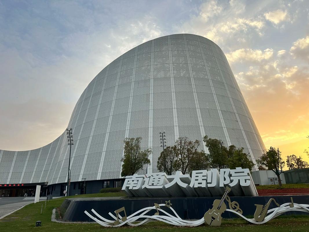 成龙电影院影讯 | 最新排片表、热门电影推荐及今日场次查询