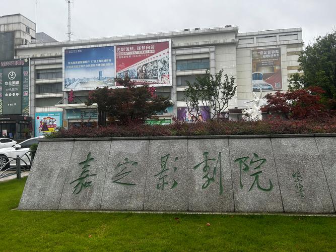 根据您的要求，生成一个符合SEO优化的标题（含3个长尾关键词）：

**熟女少妇一区二：资深影迷推荐的剧情解析与角色魅力探讨**

（包含长尾关键词：资深影迷推荐、剧情解析、角色魅力探讨）