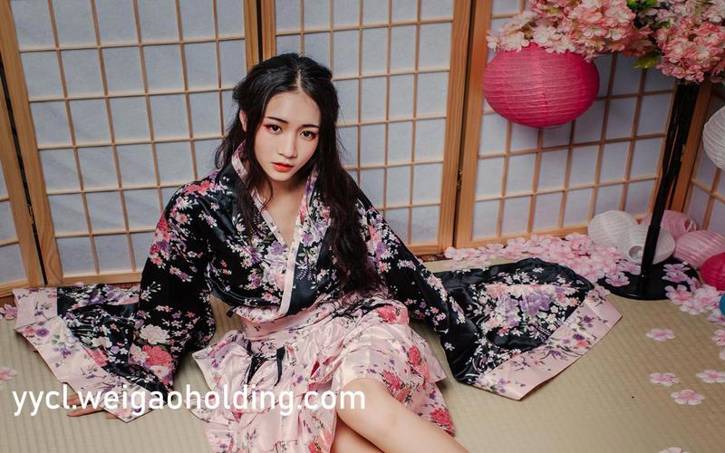 亚洲少妇熟女魅力穿搭指南：优雅熟龄风与日常搭配技巧分享